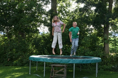 springpret op de trampoline